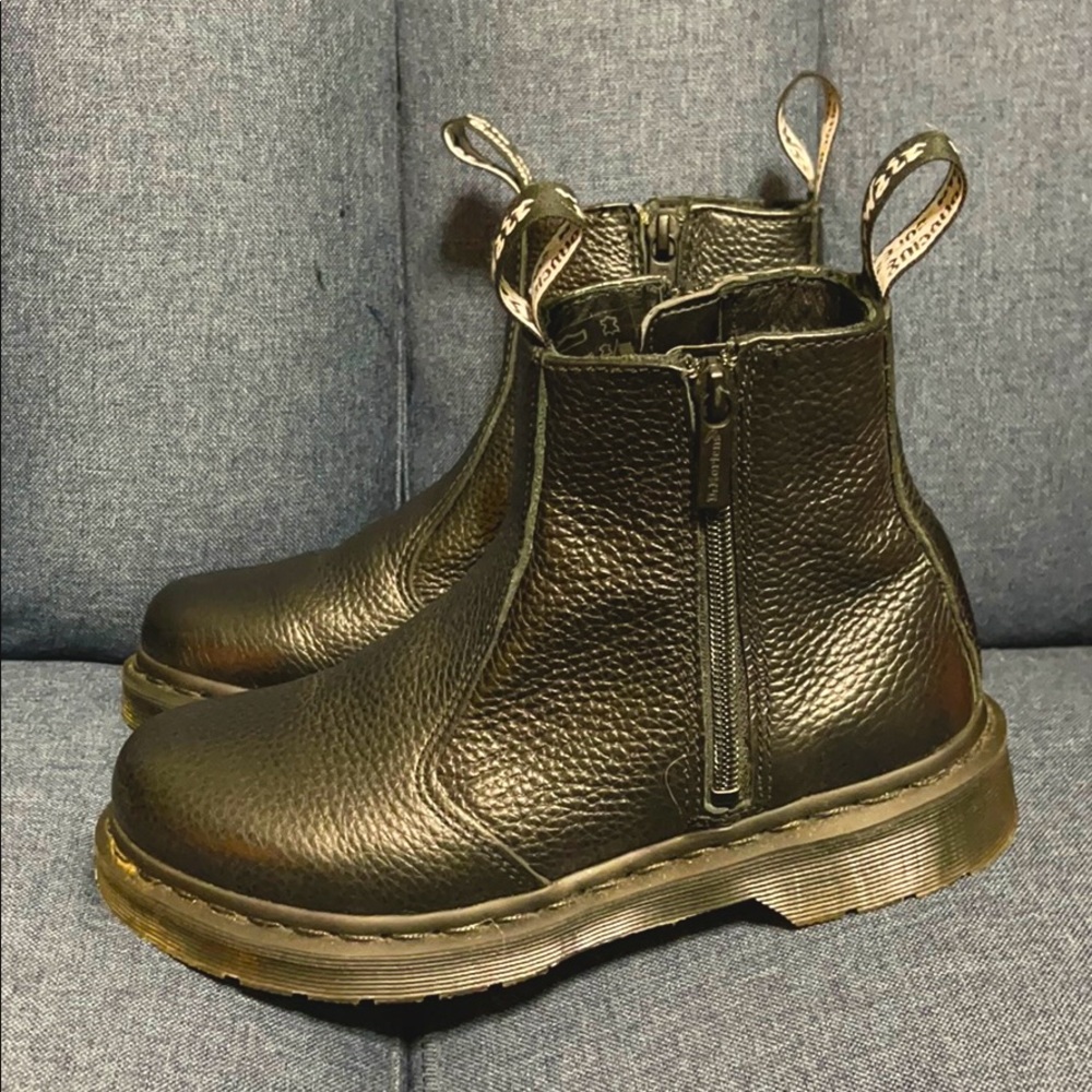 Doc Martens 2976 leather Chelsea Boots SZ 37 US